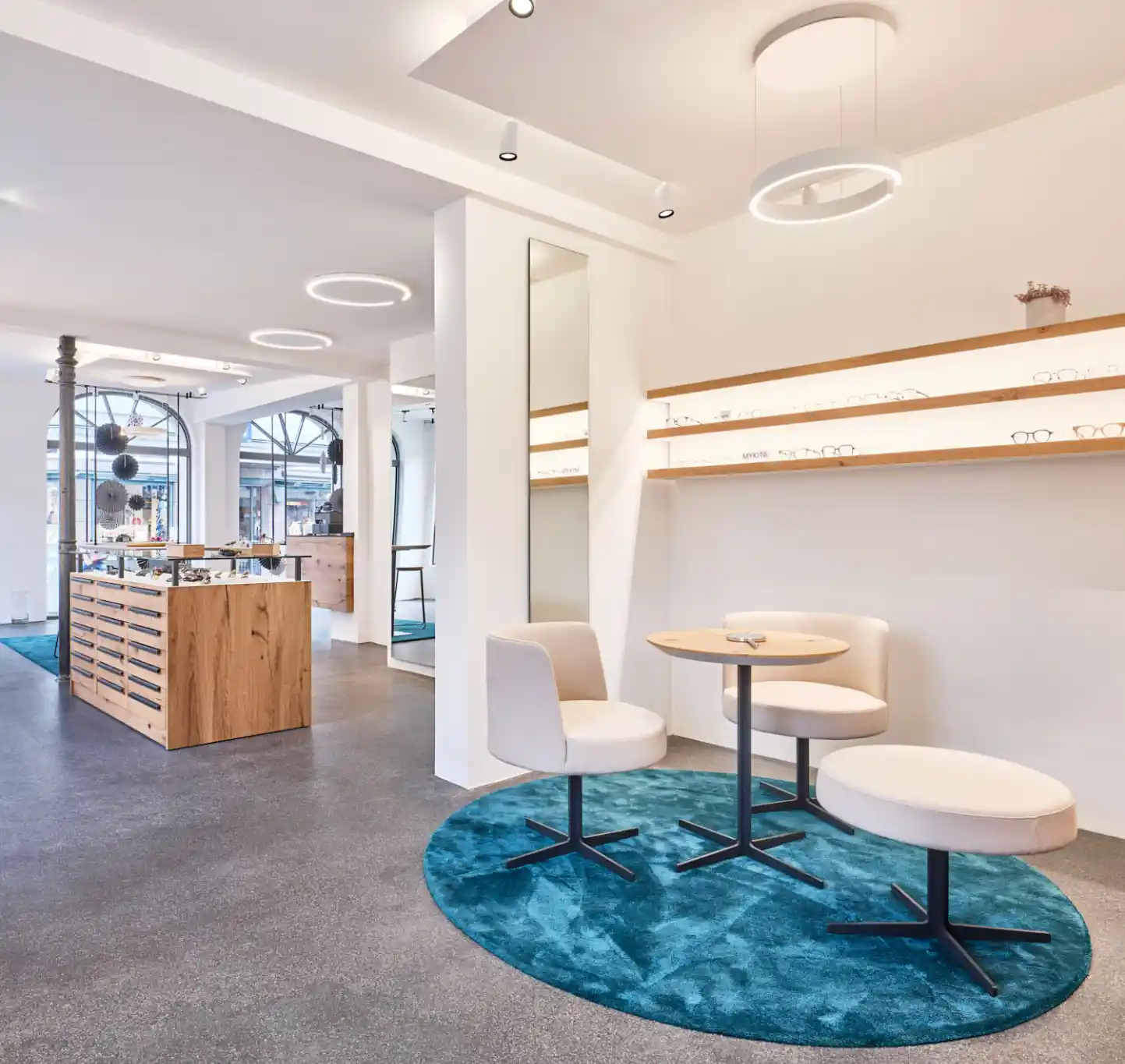 Verkaufsraum Brillen Günter, Innenausbau,
Lichtkonzept, Möbelddesign, 