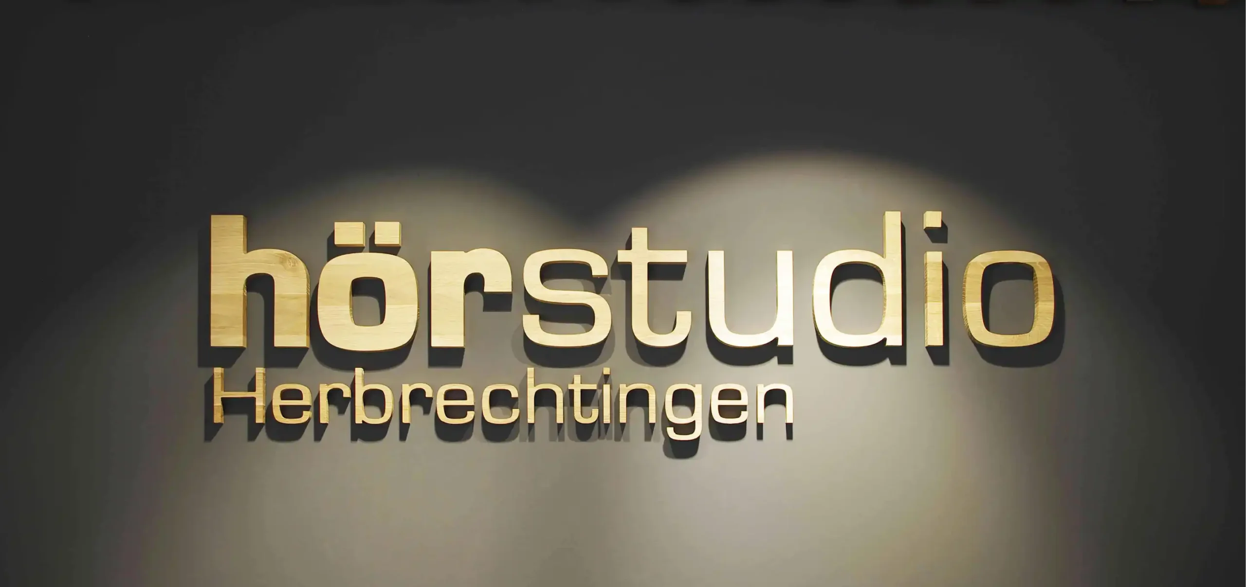 Hörakustikgeschäft, Verkaufsraum, Hörstudio Herbrechtingen, Stadt: Herbrechtingen, Verkaufstresen, Innenausbau, Möbeldesign, Raumkonzeption