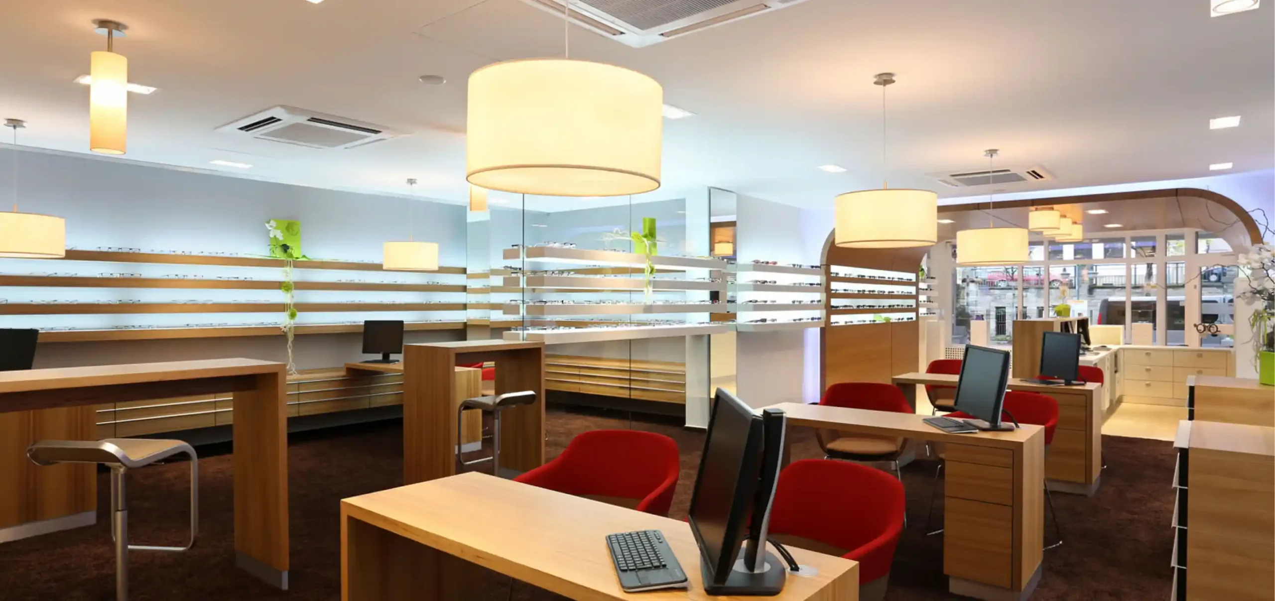 Optikergeschäft, Verkaufsraum, Flegl Augenoptik, Sachsenheim, Freiberg, Lauffen,, Verkaufraum, Lampen