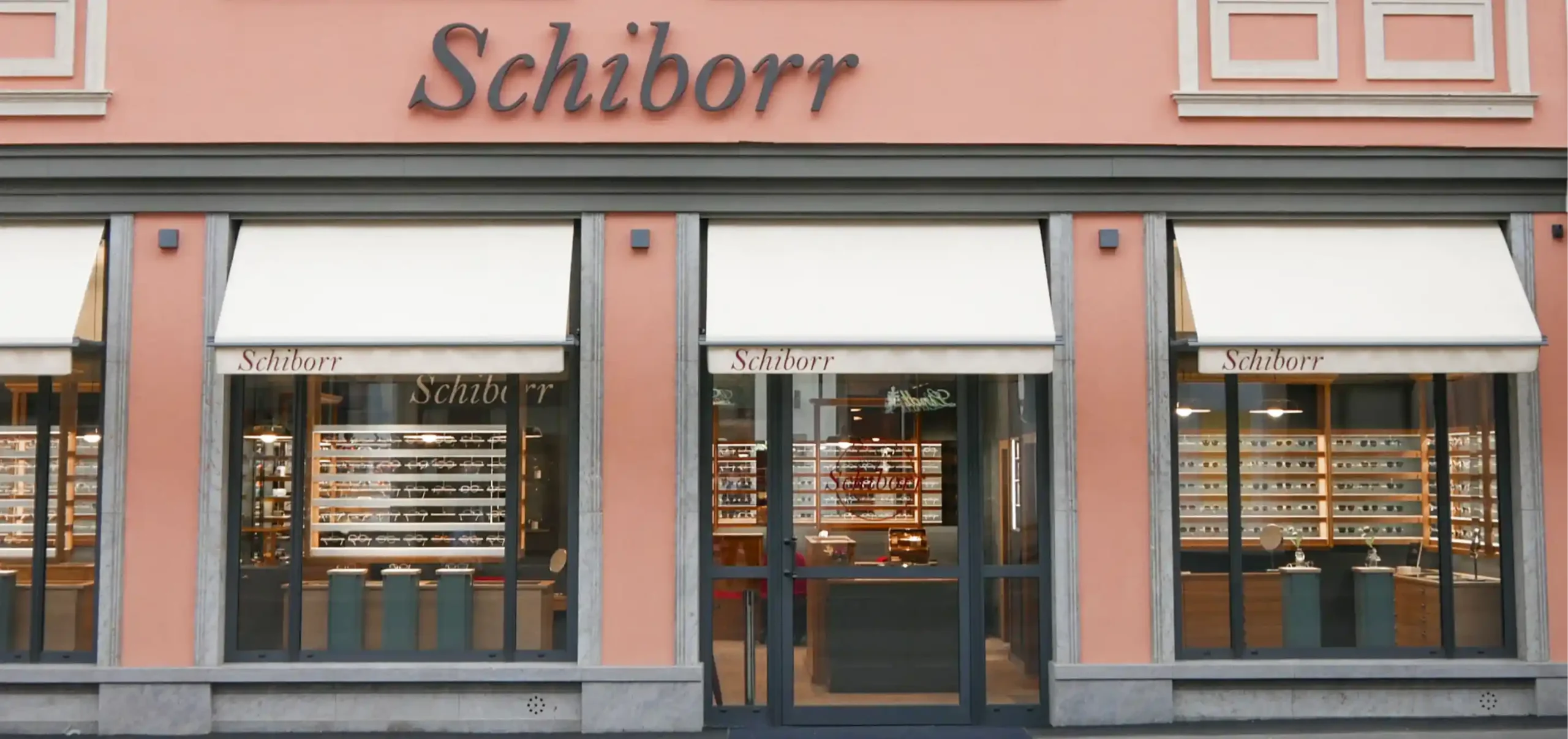 Optikergeschäft SchaufensterFassade Schiborr, Stadt Würzburg,